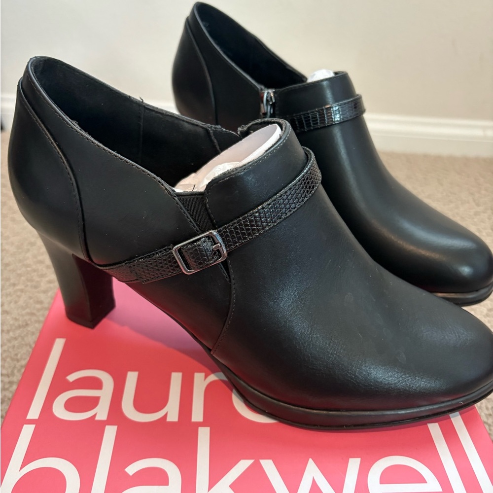 LAUREN BLACKWELL Black Leather Booties